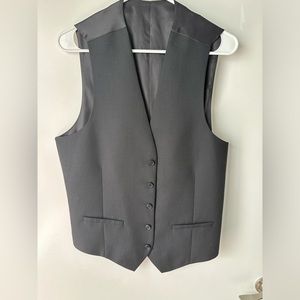 Apt. 9 Black Vest
Size: Medium (Adjustable)
